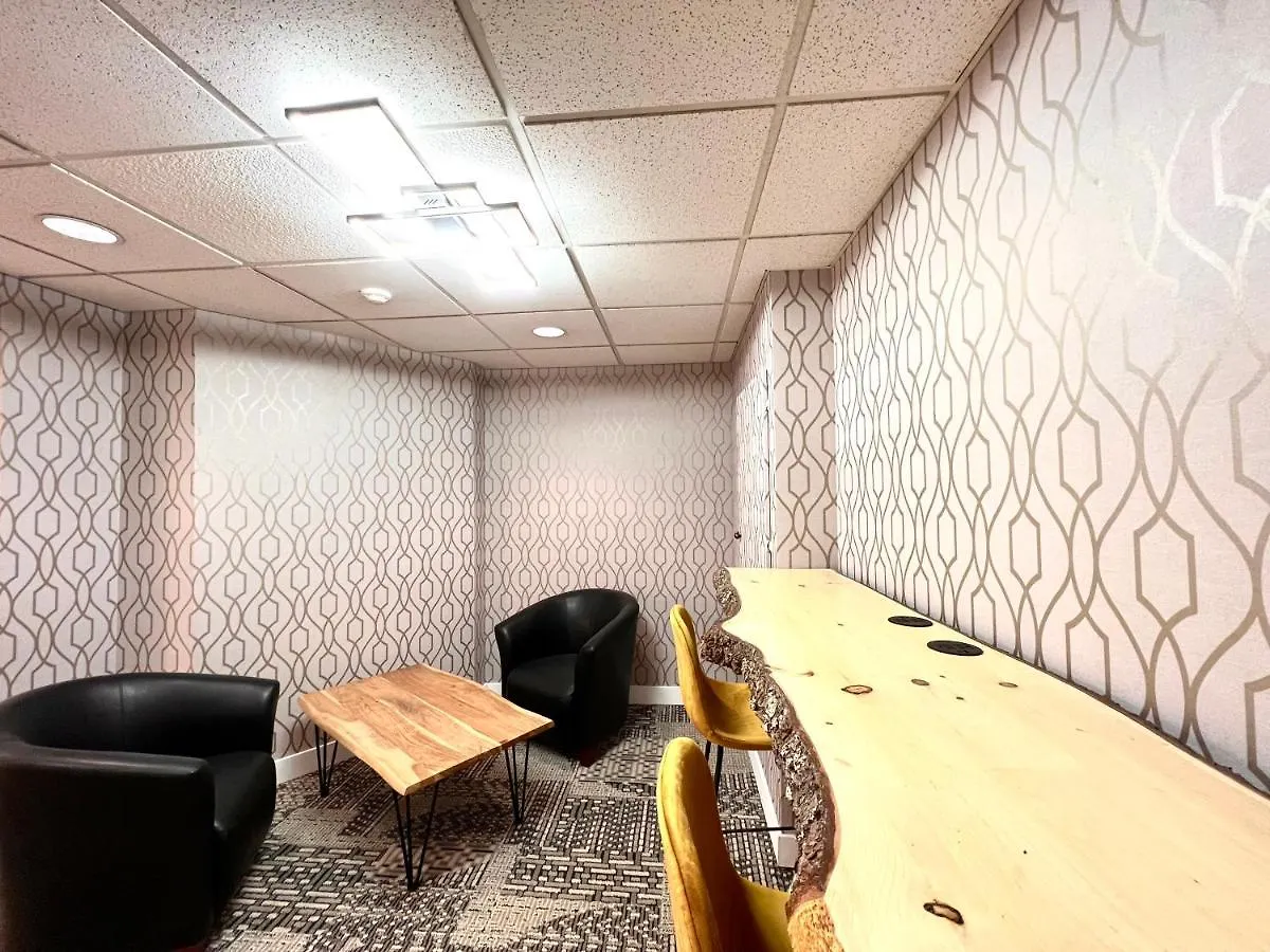 The Vic, Ascend Hotel Collection Виктория