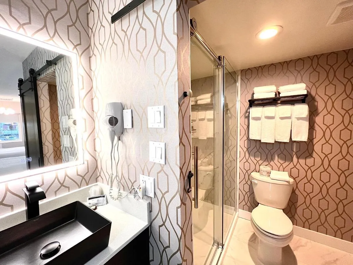 The Vic, Ascend Hotel Collection Виктория 4*,